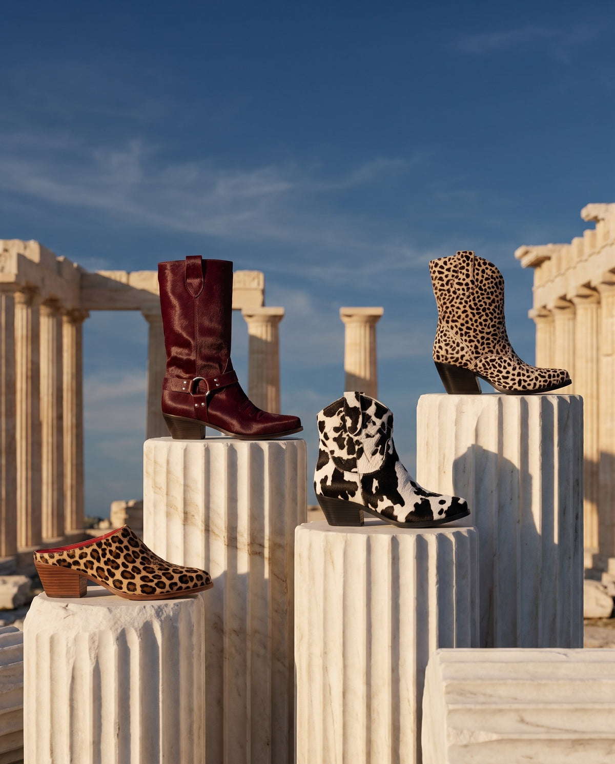 Le quattro icone THE CORE sulle colonne del tempio