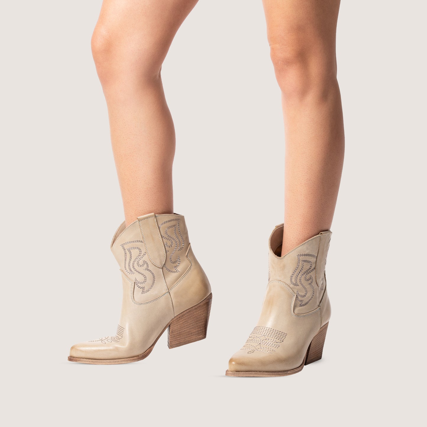 Bradley Texan Boots Beige