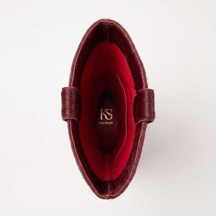 L'interno in nappa rossa di Kate in Black Cherry